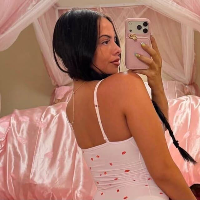 Mia — Australian OnlyFans creator